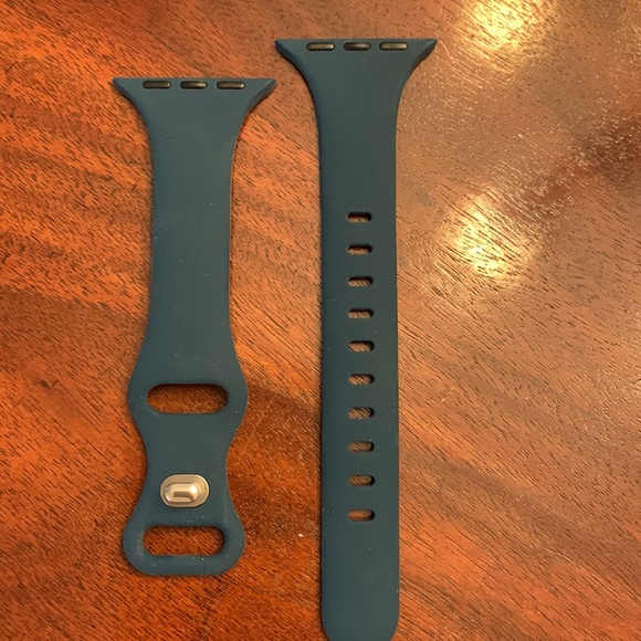Set of 3 Silicone Apple Watch Bands - Picture 3 of 3